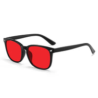 Black Frame / Red Lens